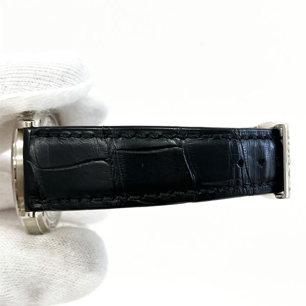 A. Lange and Sohne Saxonia Thin 201.027